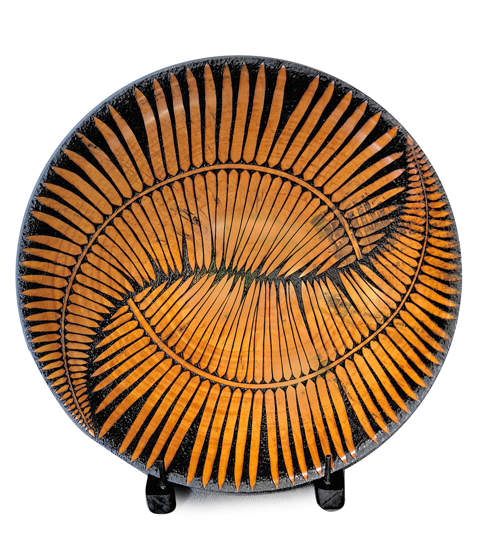 Yin Yang Fern Cook Pine platter w/upright stand #856