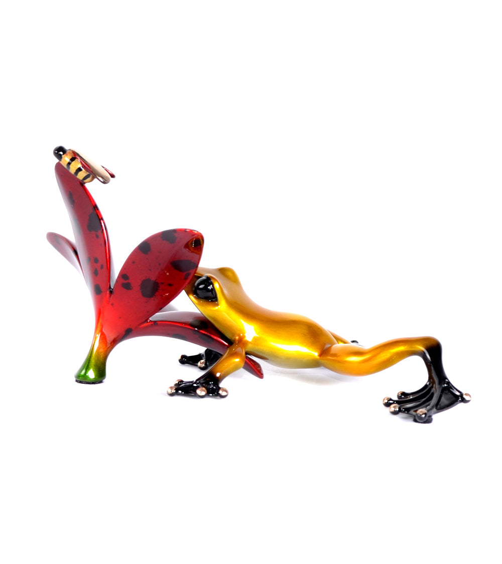 ティム・コテリル作ブロンズ彫刻「バズ」