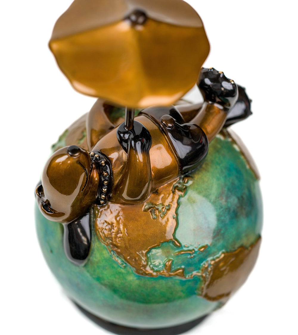 Escultura de bronce "Gilligan" de Marty Goldstein