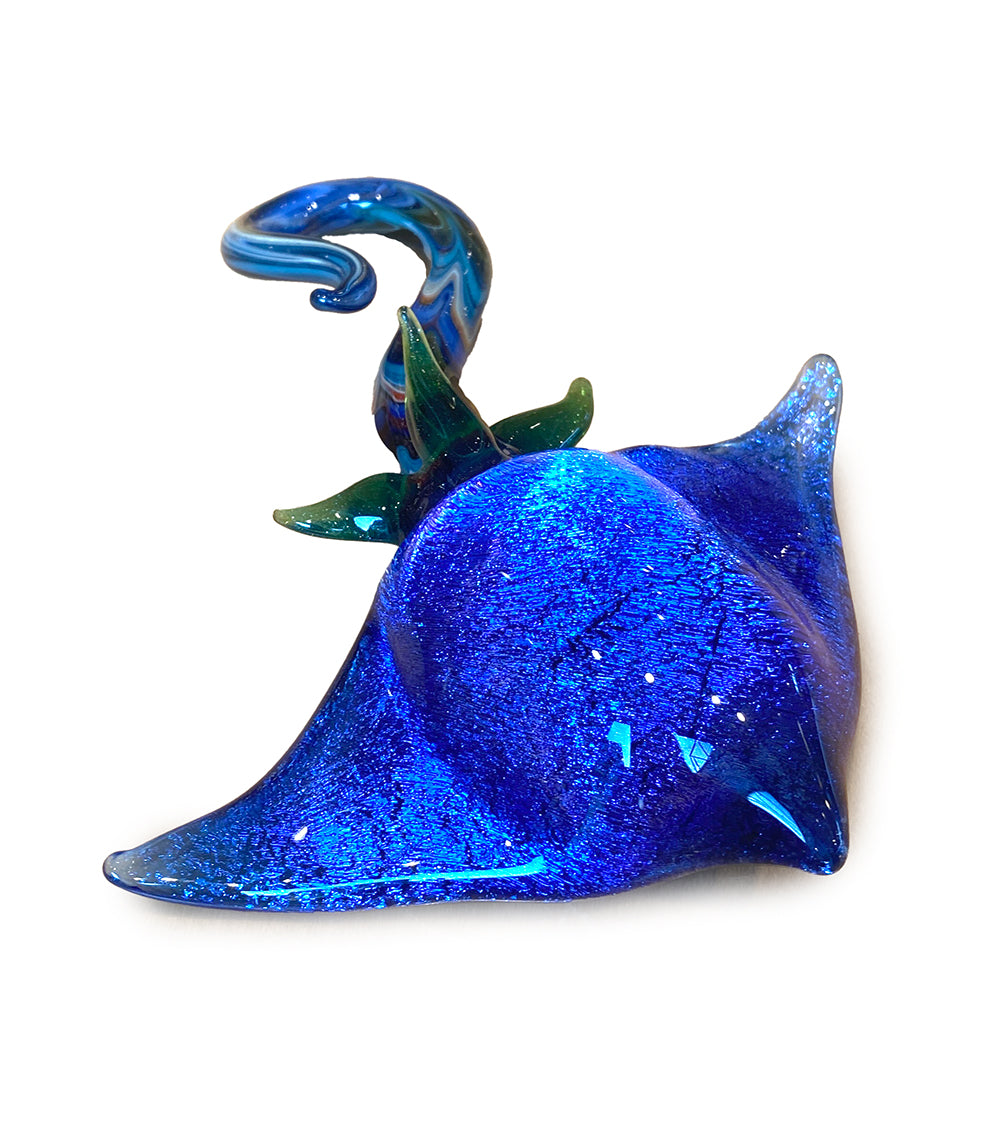 Glass Sculpture "Large Manta Ray" by Luke Olsen