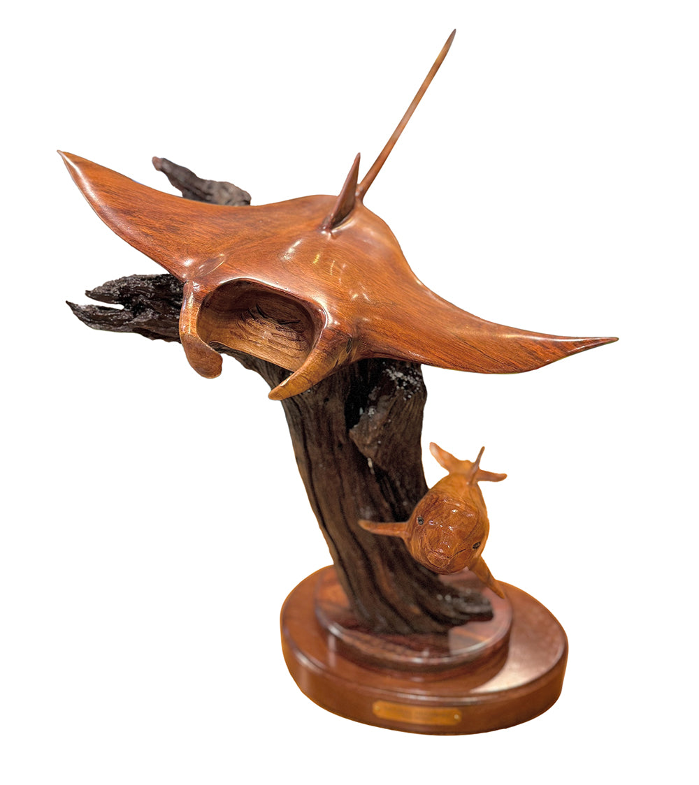 Escultura de madera de koa "Vecinos naturales" de Craig Nichols