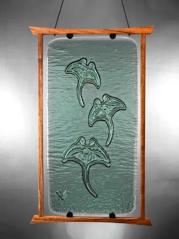 ガラスタトゥーアート「ハハルア(マンタ)」 by Roger Pawley