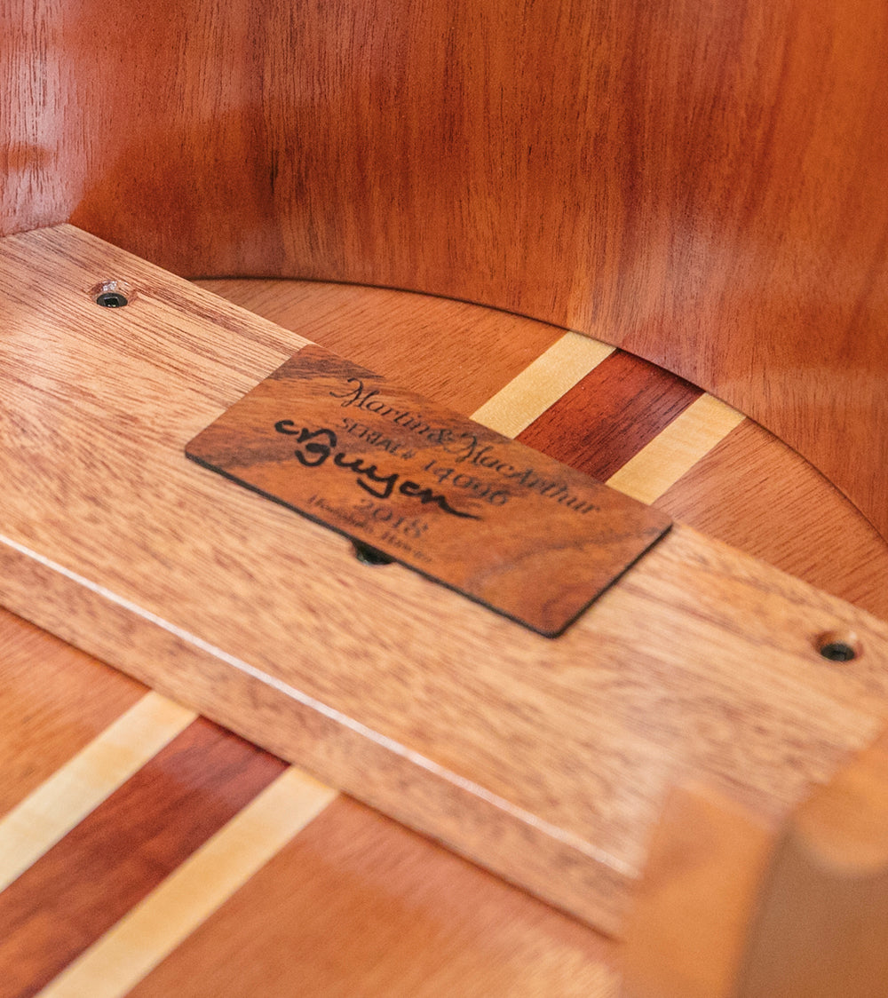 Mesa de centro con forma de tabla de surf