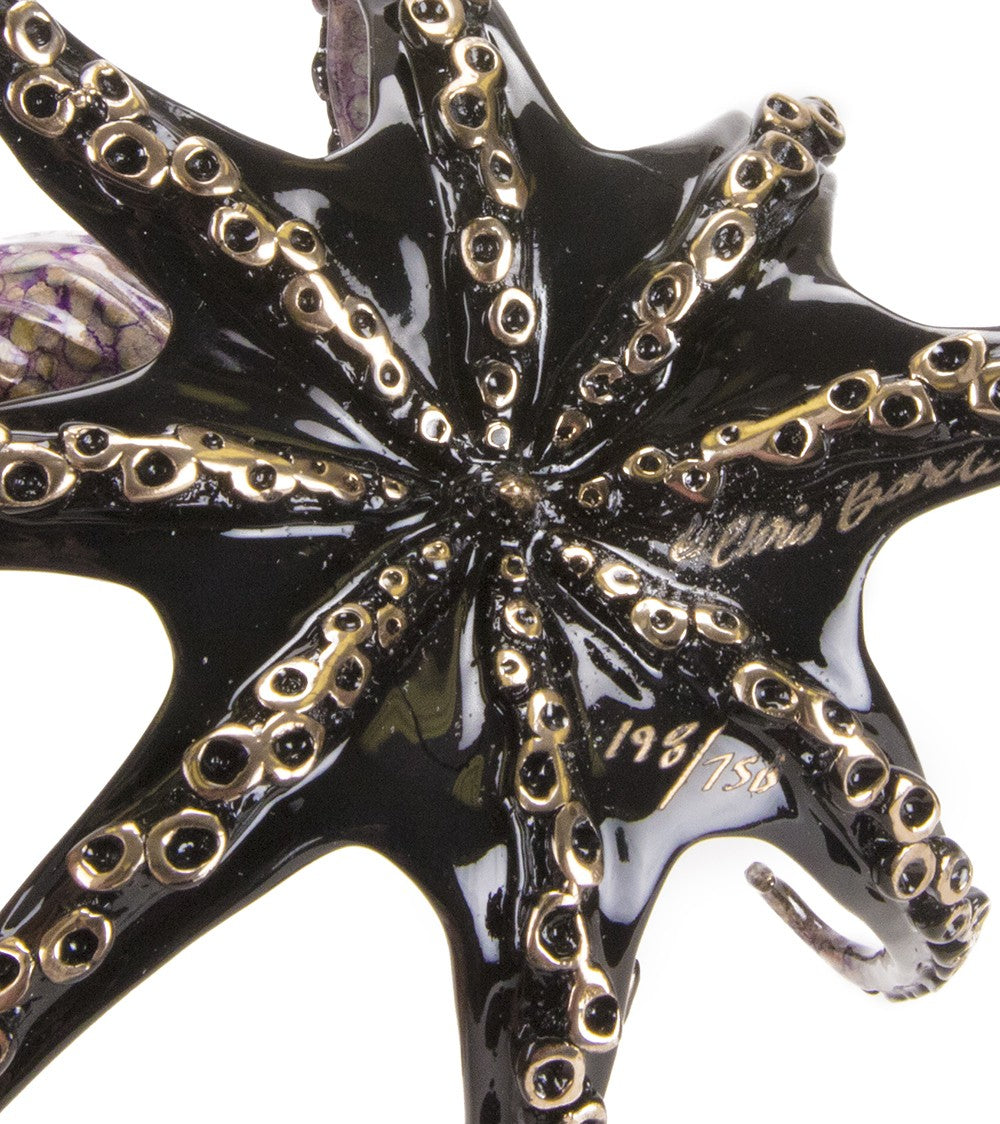 クリス・バレラ作ブロンズ彫刻「バイオレット・リンゴ」