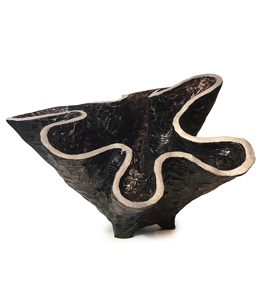 Vasija tallada "Fresno texturizado" de Andy DiPietro