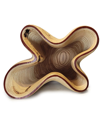 Vasija tallada "Jarrón de roble ondulado" de Andy DiPietro