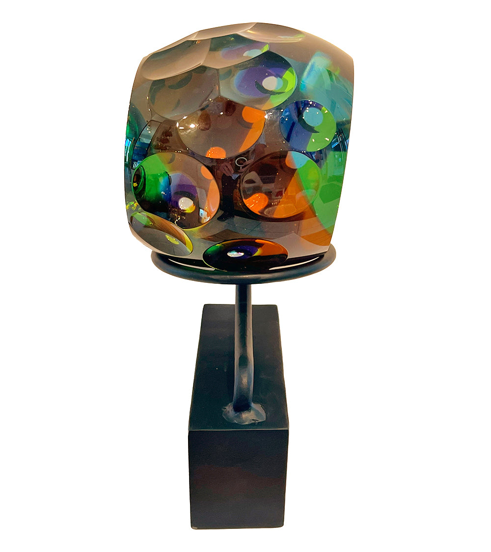 ベン・シルバー作ガラス彫刻「宝石商の目」