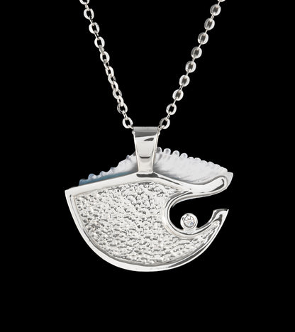 Colgante de ola grande de oro blanco de 14 k y diamantes