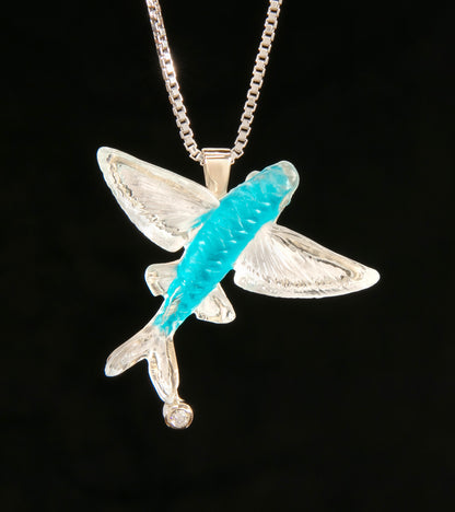 Colgante de pez volador de oro blanco de 14 k y diamantes