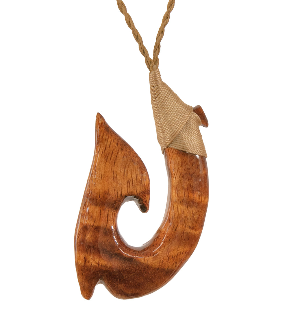 Colgante de gancho Ulua de koa rizado