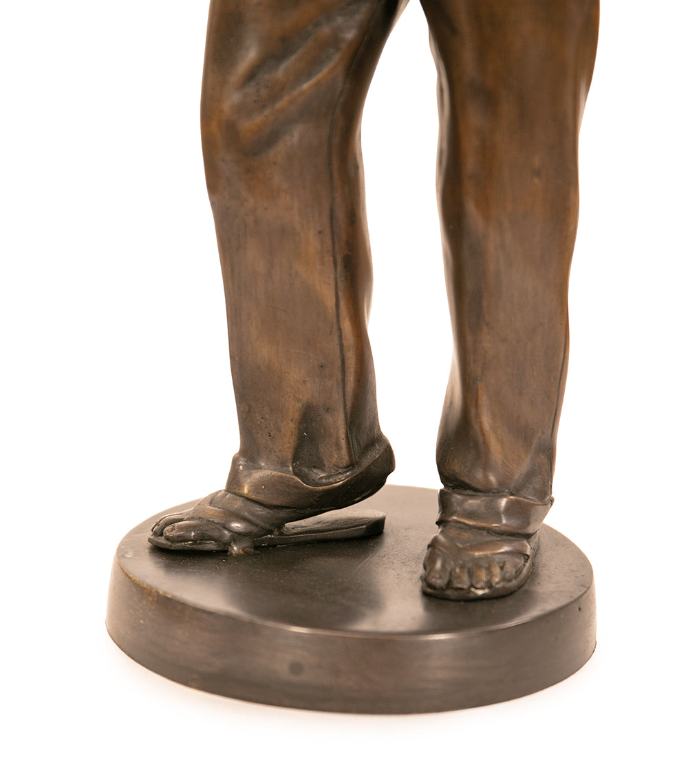 Escultura de bronce "Kaha ka 'Io"