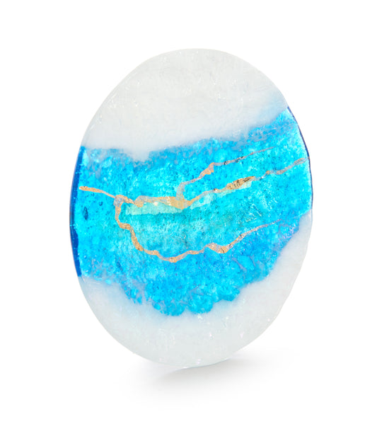 Plato blanco/aguamarina de 12" de Marian Fieldson