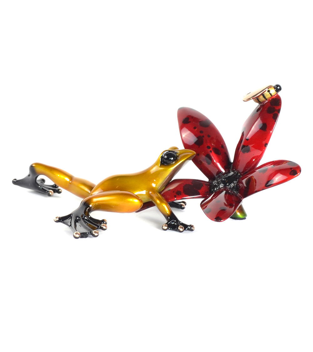 ティム・コテリル作ブロンズ彫刻「バズ」