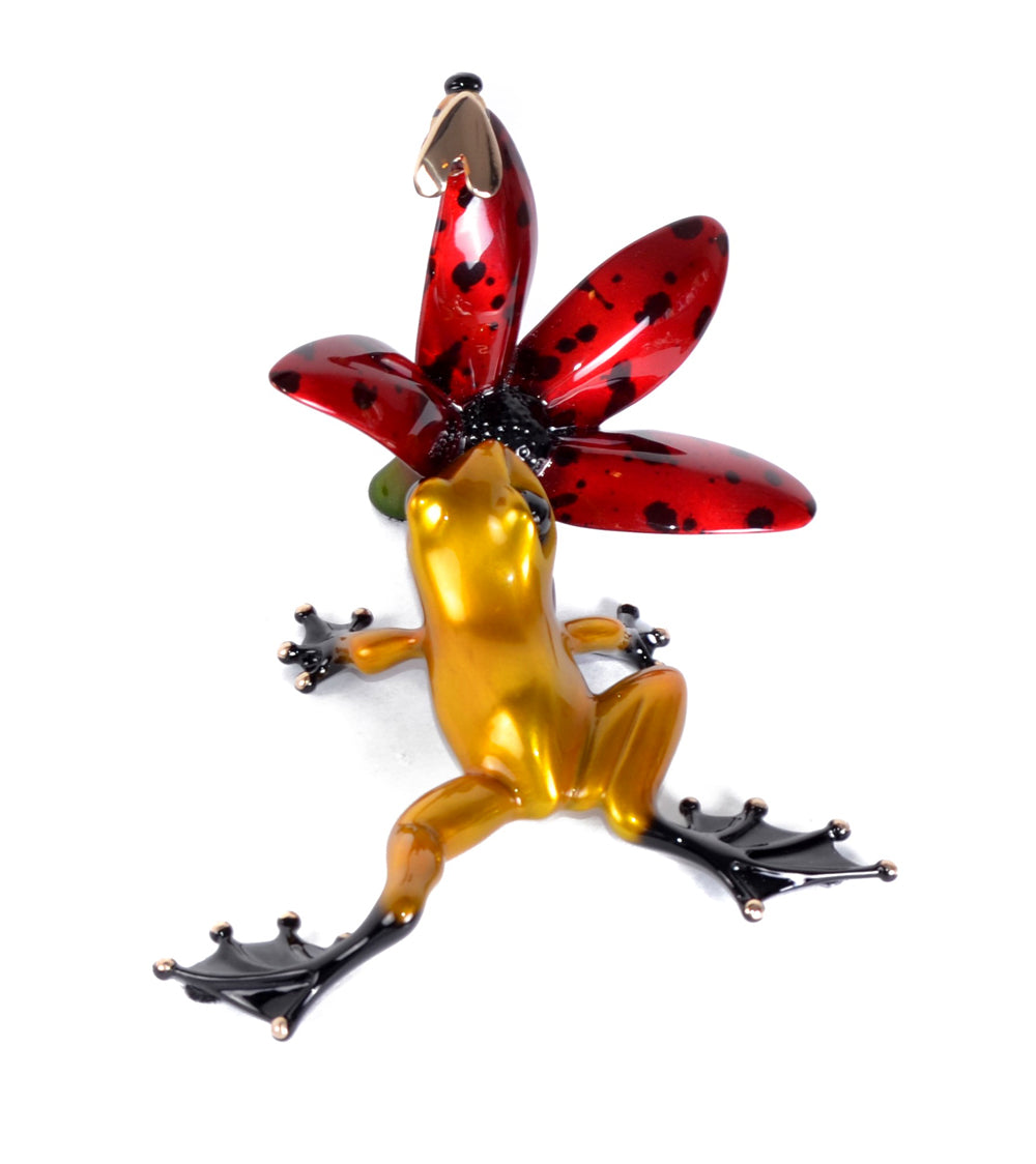 ティム・コテリル作ブロンズ彫刻「バズ」