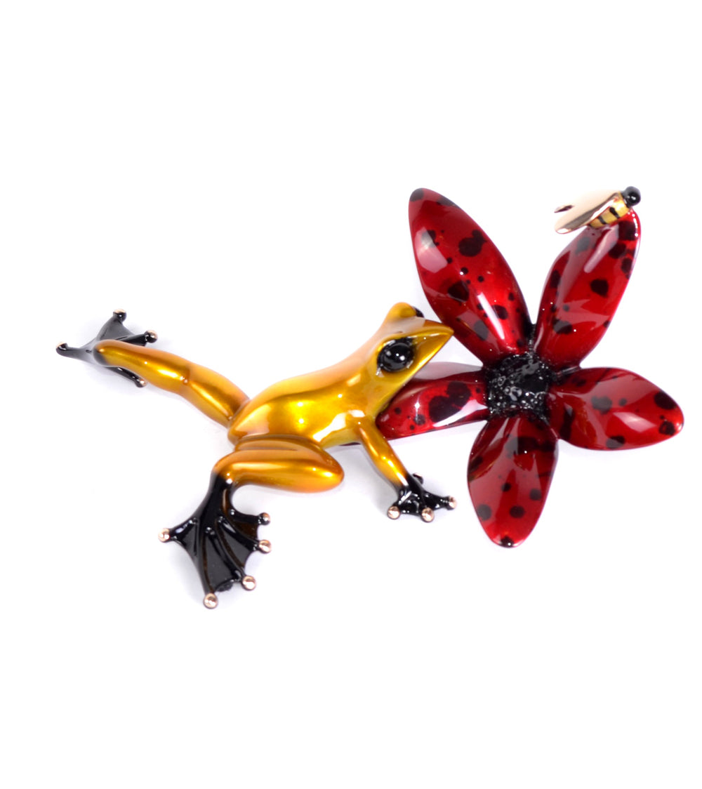 ティム・コテリル作ブロンズ彫刻「バズ」