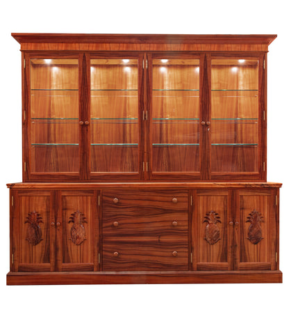 リッチモンド・チャイナ・ハッチ、彫刻されたパイナップル