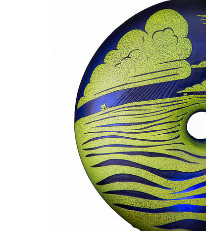 ガラスの「クジラの円盤」彫刻