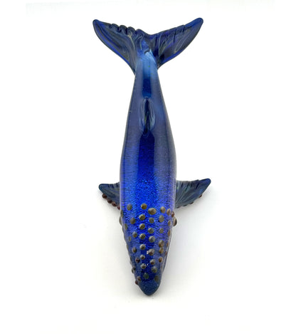 Escultura de vidrio "Gran ballena" de Luke Olsen