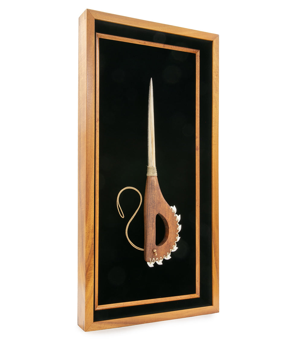 Hawaiian Weapon "Knuckle Marlin with 8 Shark Teeth" by Manny Mattos