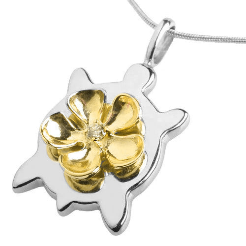 Colgante de Plumeria Honu en oro blanco de 14 quilates con Plumeria en oro amarillo de 14 quilates con diamante