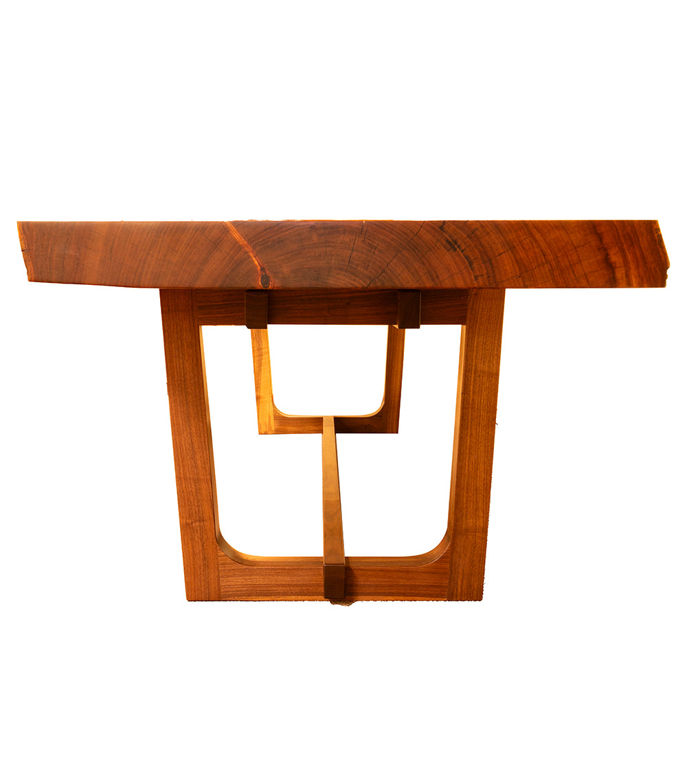 深絞り樹脂を使用したフリーフォームバンケットテーブル