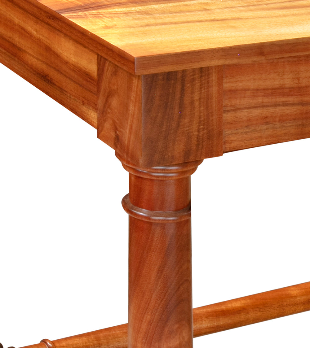 Queen Emma Desk with Drawer