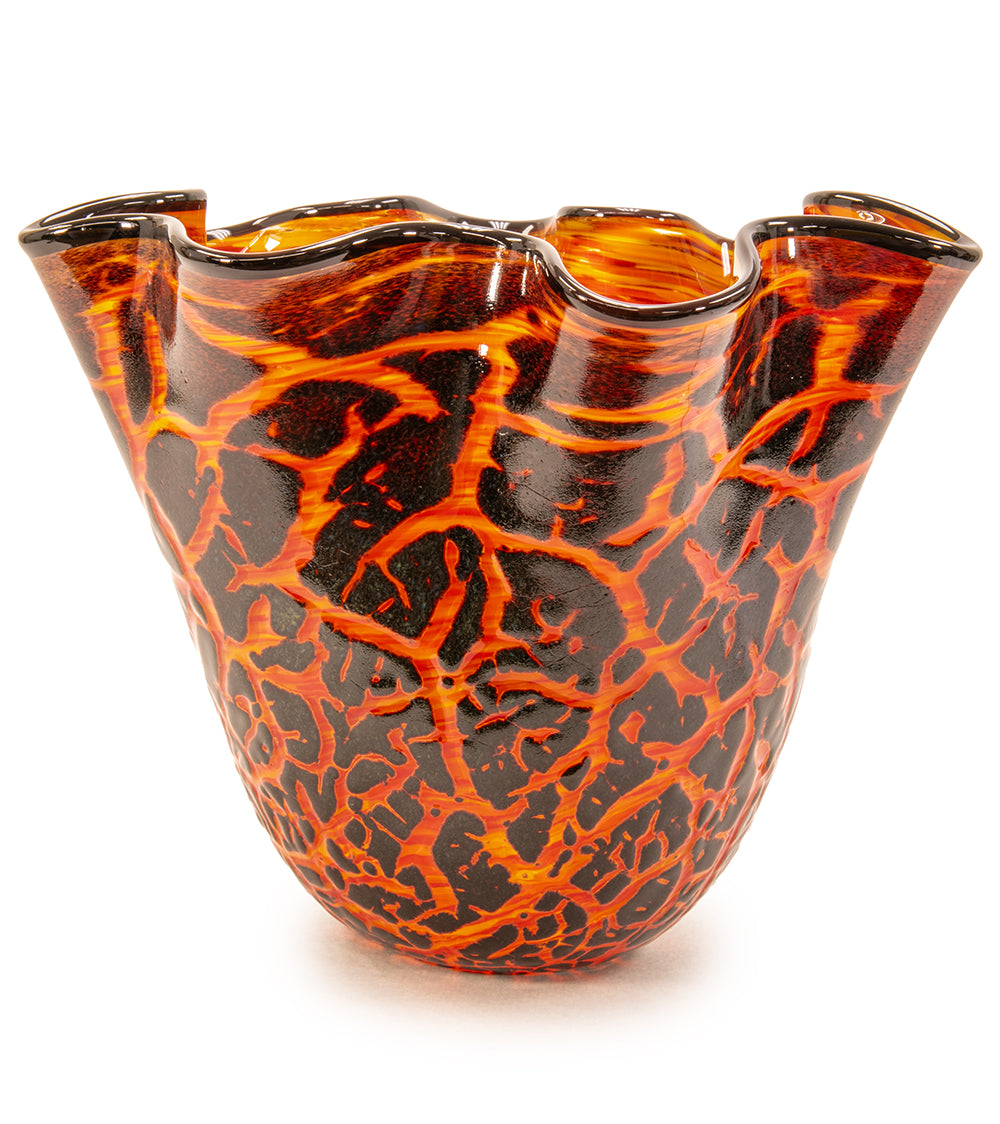 ダニエル・モー作「ひび割れたキラウエアボウル」