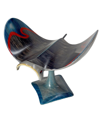 Escultura de madera "Manta" de Rock Cross