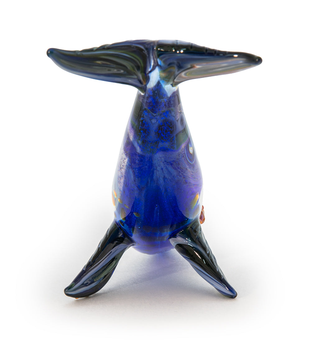 Escultura de vidrio "Gran ballena" de Luke Olsen