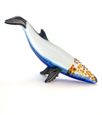 Escultura de vidrio "Gran ballena" de Luke Olsen