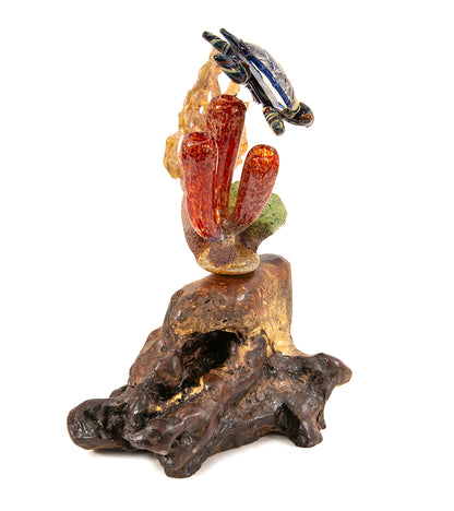 ルーク・オルセン作ガラス彫刻「2つのハンマーヘッドとサンゴ」