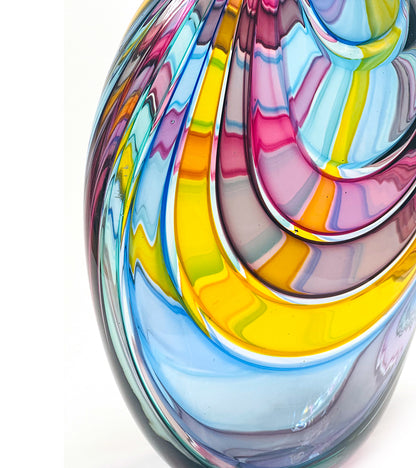 Glass "Optica Anuenue" by Jonathan Swanz