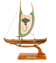 Canoa Koa de 30 cm "Pesca hawaiana" con vela pintada a mano por Francis Pimmel