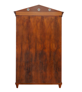 Queen Emma China Cabinet with One Pair of Double Doors