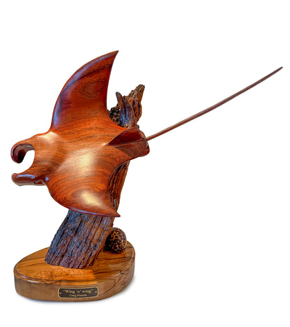 クレイグ・ニコルズ作 コア材彫刻「Wing n' Wing」