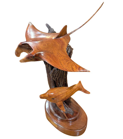 Escultura de madera de koa "Vecinos naturales" de Craig Nichols