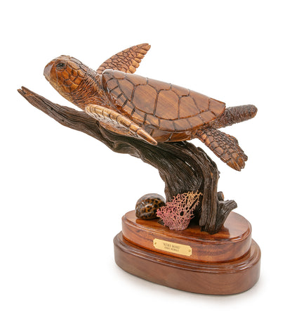 コアウッド彫刻「アイランド・カマアイナ」クレイグ・ニコルズ作