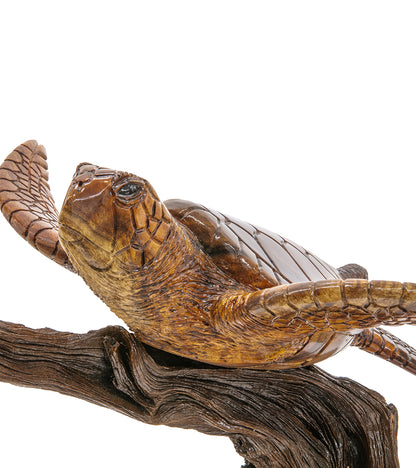 コアウッド彫刻「アイランド・カマアイナ」クレイグ・ニコルズ作