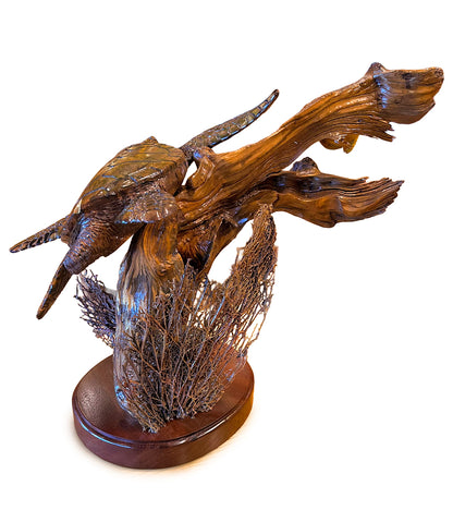 コアウッド彫刻「アイランド・カマアイナ」クレイグ・ニコルズ作