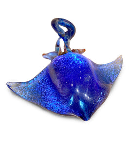 Glass Sculpture "Small Manta Ray" by Luke Olsen