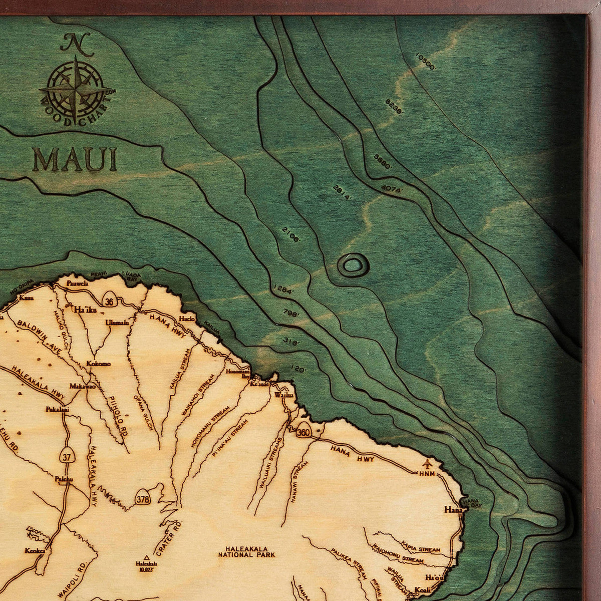 Mapa náutico de madera de Maui enmarcado 