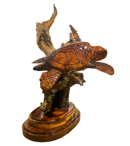 コアウッド彫刻「アイランド・カマアイナ」クレイグ・ニコルズ作