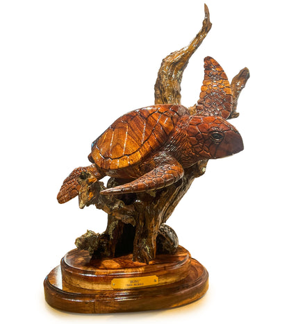 コアウッド彫刻「アイランド・カマアイナ」クレイグ・ニコルズ作