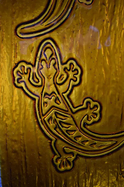 Glass Tattoo Art "Moʻo (Gecko)" by Roger Pawley