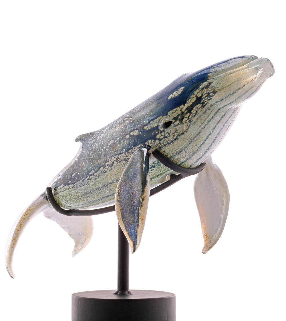 Escultura de vidrio "Ballena" de Ben Silver