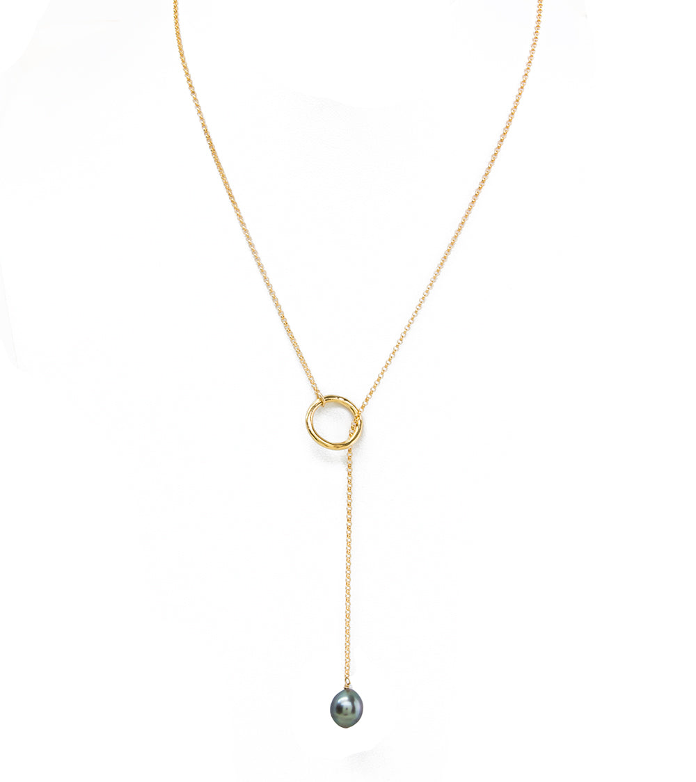 Collar de perlas de Tahití con cadena circular y relleno de oro