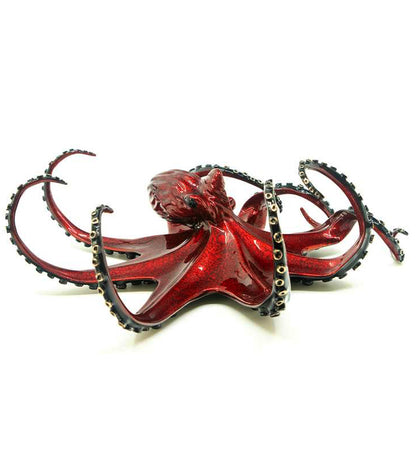 Escultura de bronce "Red Scarlett" de Chris Barela