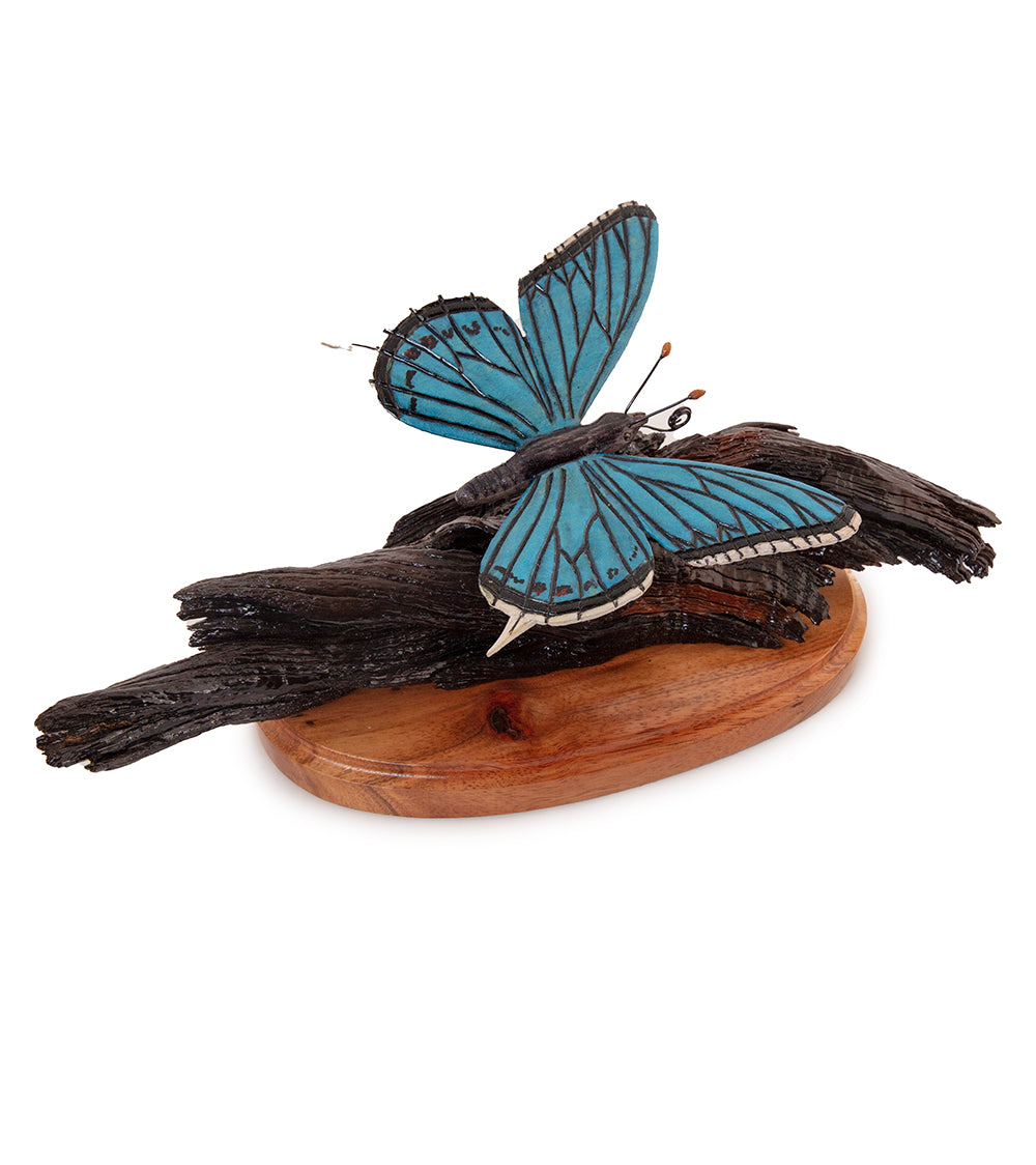 Escultura de madera "Mariposa Kamehameha n.º 33" de Craig Nichols