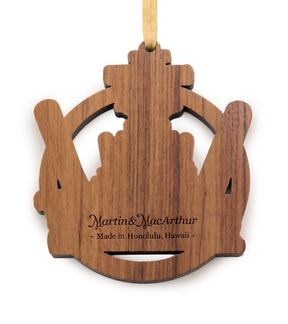 Adorno de teca del USS Missouri, armas grandes