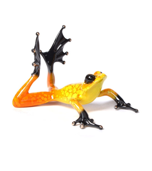 ティム・コテリル作ブロンズ彫刻「日光浴をする人」